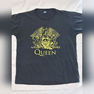 Queen Crest Graphic Tee Men’s L Women’s 1X Oversized P2P 23–26 EUC Y2K Vintage